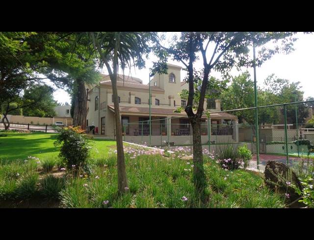 2 BEDROOM TOWNHOUSE FOR SALE IN RIVER CLUB